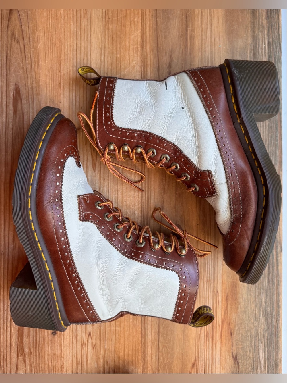 Dr. Martens Women’s 7 Brown White Brogue Wingtip Heeled Leather Boots - Picture 2 of 11